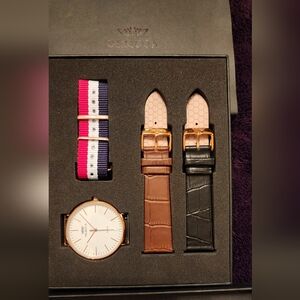 OLMECA Unisex Fashion Watch; Ultra Thin Wristwatch